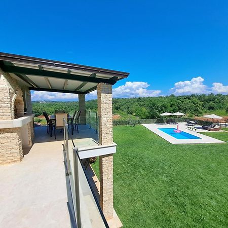 Apartments Villa Sotlar With Pool Umag Exterior foto