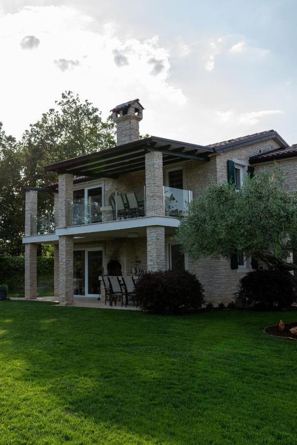 Apartments Villa Sotlar With Pool Umag Exterior foto