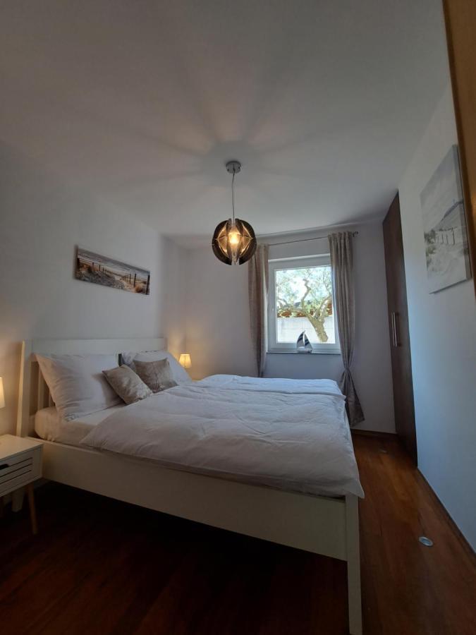 Apartments Villa Sotlar With Pool Umag Exterior foto
