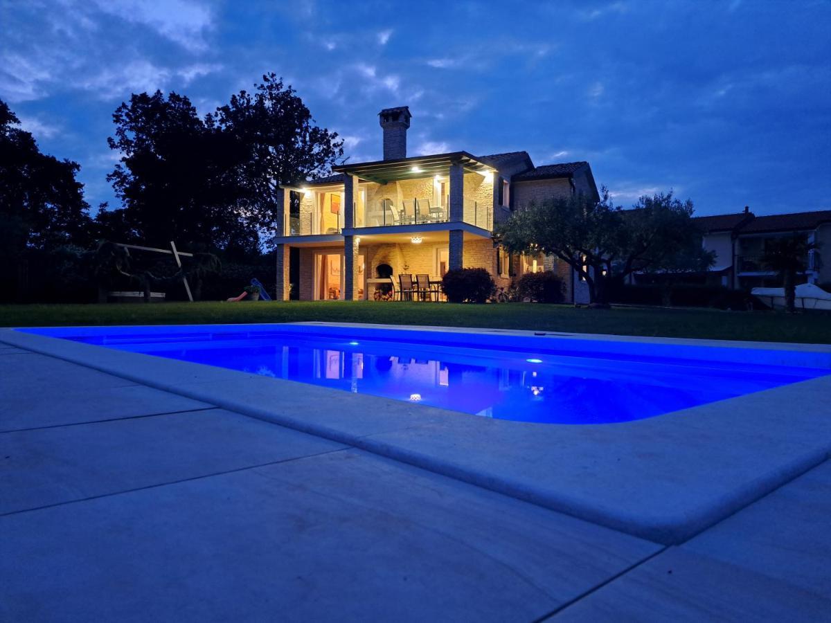 Apartments Villa Sotlar With Pool Umag Exterior foto