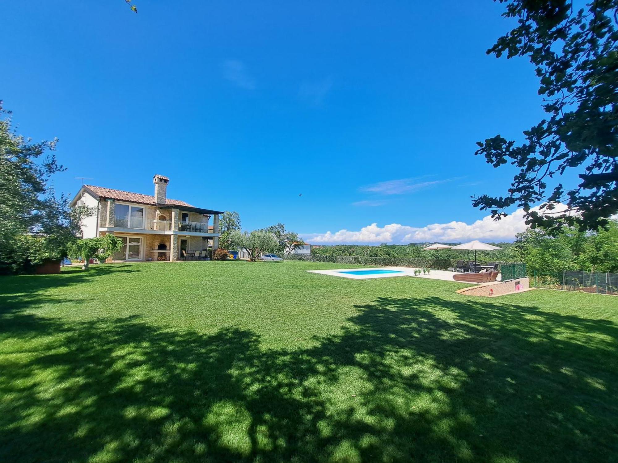 Apartments Villa Sotlar With Pool Umag Exterior foto